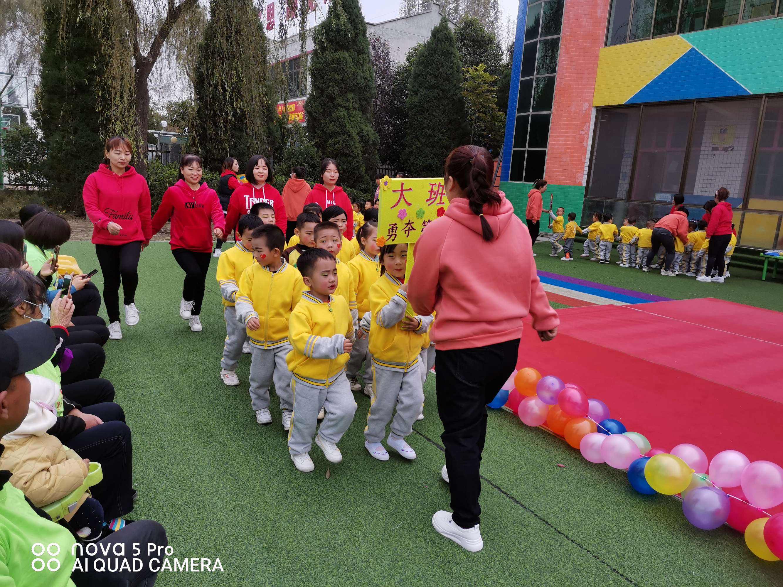 幼儿园亲子操 幼儿园亲子操作手册折灯笼