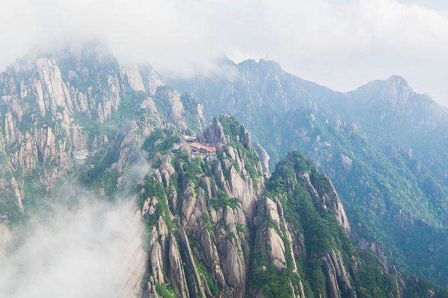 黄山中最为雄奇的山峰 黄山最陡峭的山峰叫什么